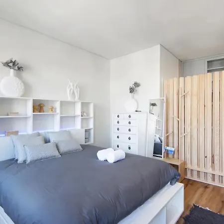 Apartment - - 5