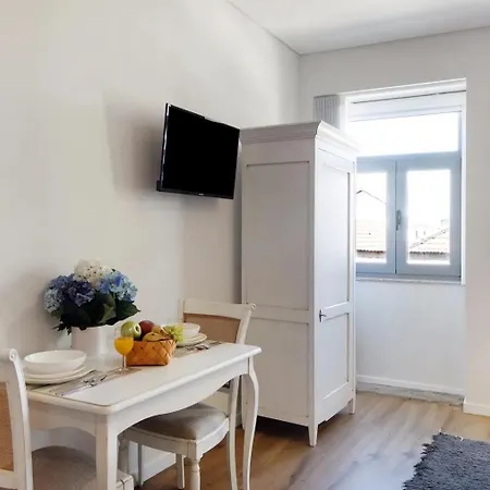 Apartment - - 5 *