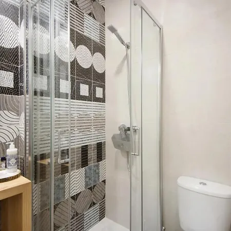- - 5 Apartment *
