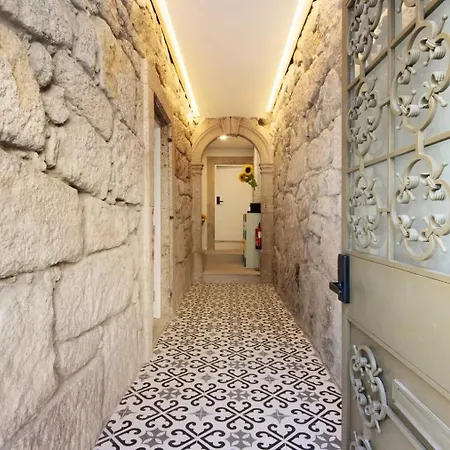 - - 5 Appartement Oporto